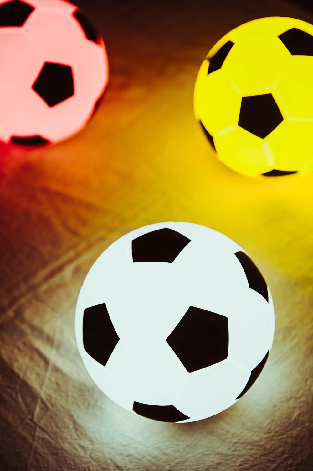 Football Night Light Touch Sensor Dimmable LED Light USB Rechargeable Waterproof Silicone Ball Lamp for Children Baby Toy Gift tableandwalllamps