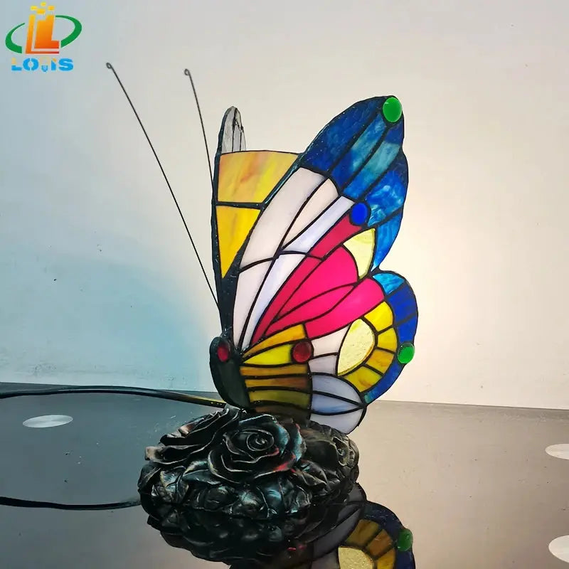 New American Butterfly Night Table Lamp Tiffany Style Bedroom Bedside Feeding Bar Ambiance Stained Glass Lamp Decoration tableandwalllamps