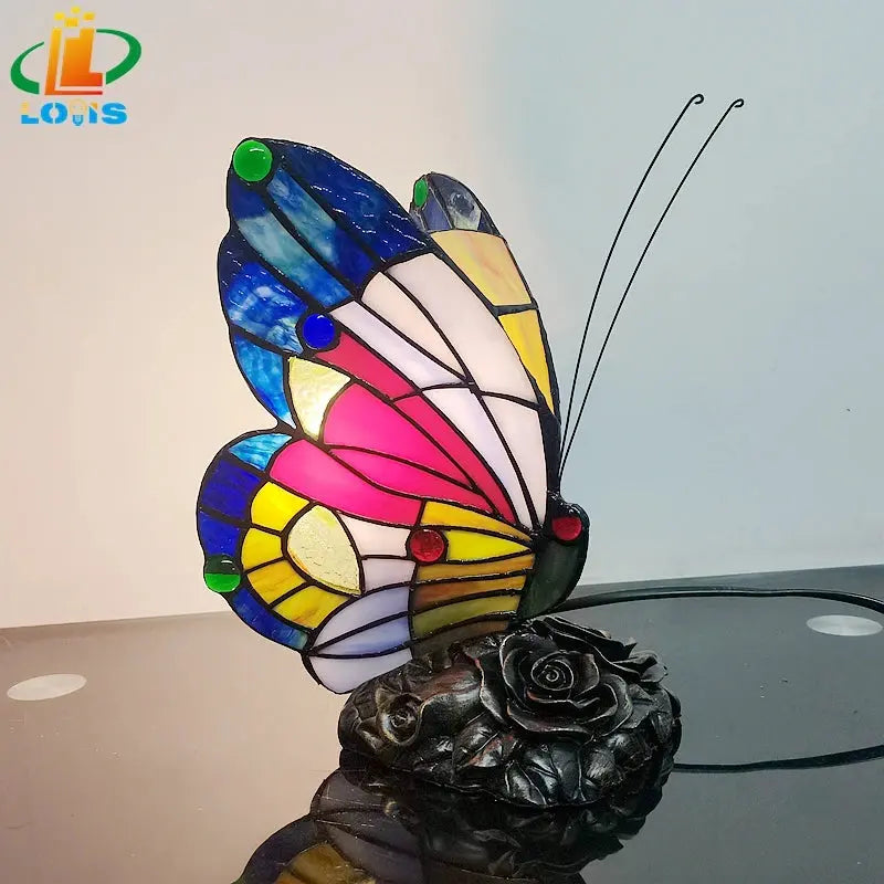 New American Butterfly Night Table Lamp Tiffany Style Bedroom Bedside Feeding Bar Ambiance Stained Glass Lamp Decoration tableandwalllamps